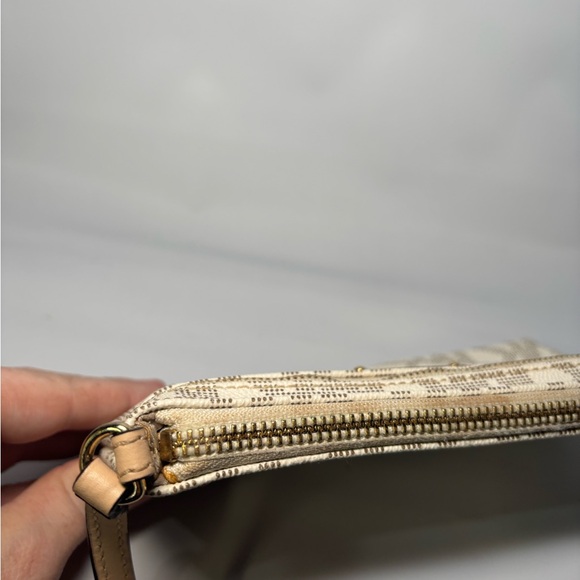 Michael Kors MK Signature Small Wristlet Clutch Purse - Picture 8 of 12